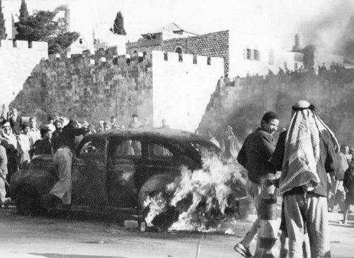 22-nisan--2018-jewish-taxi-burning_1947.jpg