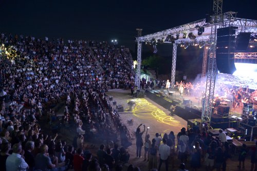 cumhurbaskani-akinci,-kktc-cso--mor-ve-otesi-konser-(7).jpg