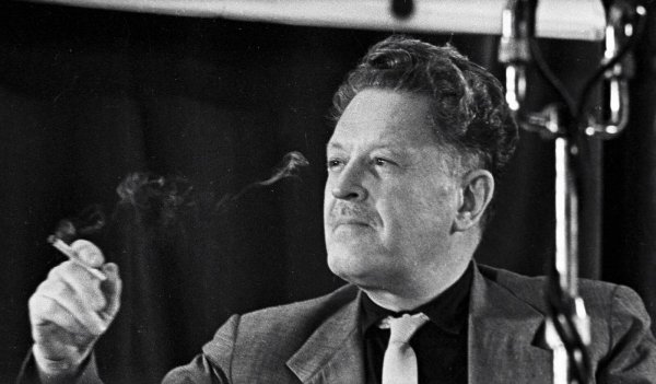 nazim-hikmet-sigara.jpg