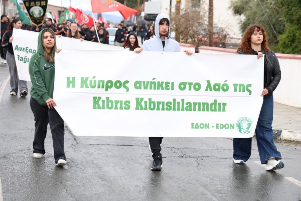 oncelikli-sayfa-16-kavazoglu-ve-misaulis-anisina-dalide-duzenlenen-etkinlikten.jpg